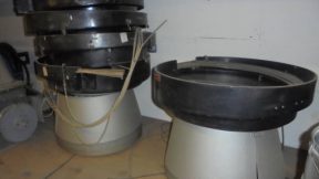 AUTOMATION DEVICES "PEECO" 28" DIA. VIBRATORY FEEDERS (6)