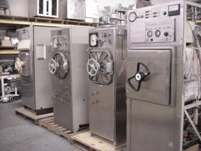 AMSCO 15″ WIDE X 16″” HIGH X 25″” DEEP AUTOCLAVE/STERILIZER”