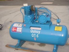 QUINCY 5 HP TANK MOUNTED AIR COMPRESSOR