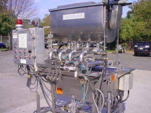 SIMPLEX V-400 AUTOMATIC FOUR PISTON FILLER, SS