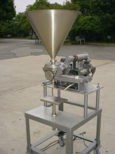 GEYER MODEL B SINGLE PISTON FILLER, SEMI-AUTOMATIC