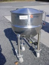 40 GALLON GROEN STAINLESS STEEL JACKETED KETTLE, CASTERS