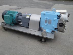 WAUKESHA 132 STAINLESS JACKETED PUMP, 3" PORTS"