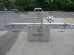 ACCUTEK "AUTO-PINCH 25" SIX-HEAD LIQUID FILLER