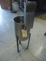 9 GALLON STAINLESS STEEL VERTICAL TANK