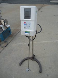 LIGHTNIN TABLETOP LAB PROPELLER MIXER, DIGITAL