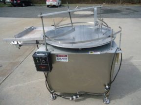 36 IN.DIAMETER KALISH ROTARY UNSCRAMBLING/ACCUMULATING TABLE