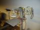 Pneumatic semi-automatic lid press