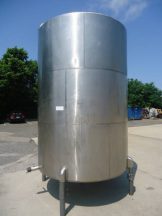 2,000 Gallon stainless steel vertical tank, dished bottom