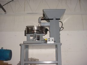 INDUSTRIAL FEEDING SYSTEMS 24 IN. DIAMETER VIBRATORY BOWL
