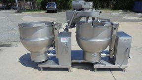 60 Gallon Groen Electric Twin Action Tilt Kettles (2)