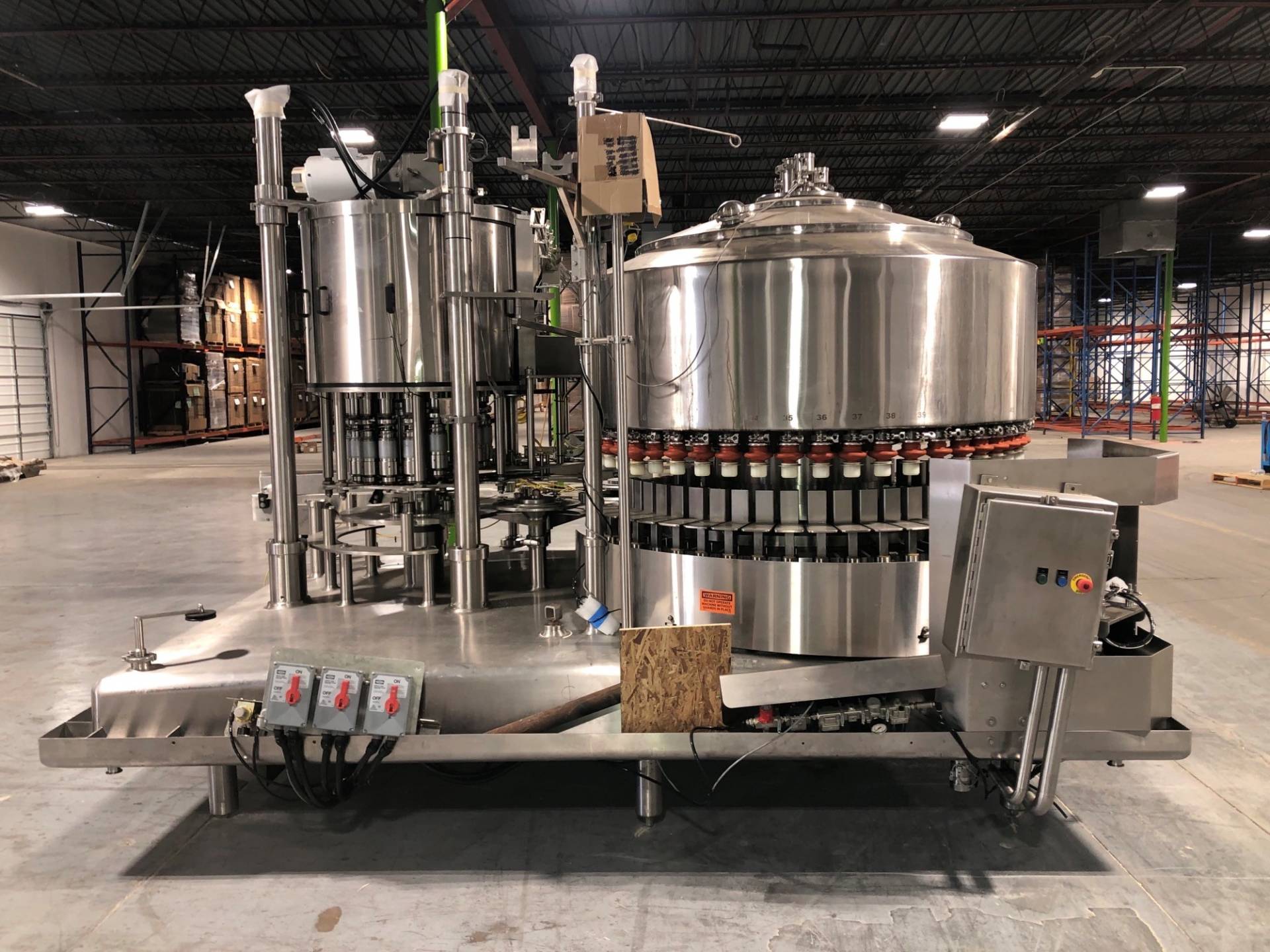Federal 51 Valve Rotary Filler With 17 Head Cap Station, Juice Filling