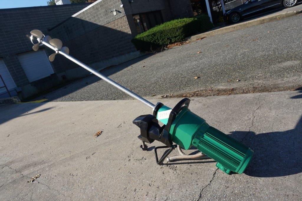 Lightnin "Vektor" 5  HP Clamp-On Portable Mixer, 72 In. Long Shaft