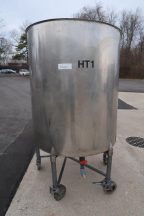500 Gallon Stainless Steel Vertical Tank, on Casters