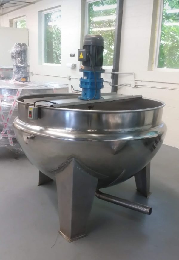 250 Gallon Stainless Hemispherical Scraper Mix Kettles (5)