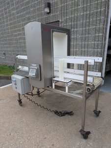 Safeline 15 In. X 28 In. Conveyorized Metal Detector, Portable