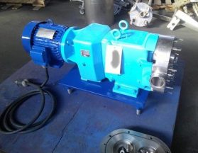 Waukesha 060 Stainless Positive Displacement Pump, 2.5 In. Tri-clamp